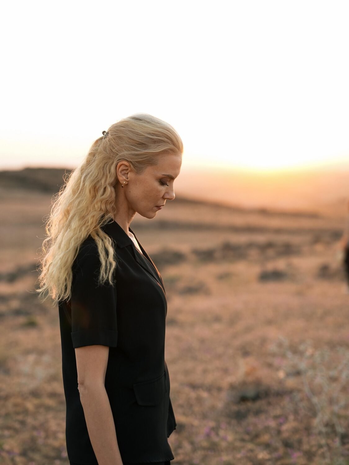 Medya dünyasında uzun yıllardır aktif olarak yer alan Pelin Çift, bilgi temelli yayıncılığı ve ekran disipliniyle öne çıkmaktadır. Program sunumlarından sahne moderasyonlarına kadar uzanan bu görsel arşiv, Çift’in profesyonel medya kimliğini yansıtan seçili karelerden oluşmaktadır.